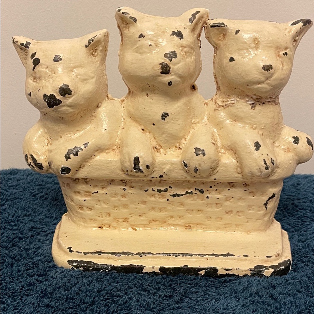 Vintage Doorstop Three Kittens in a Basket Heavy Metal Distressed